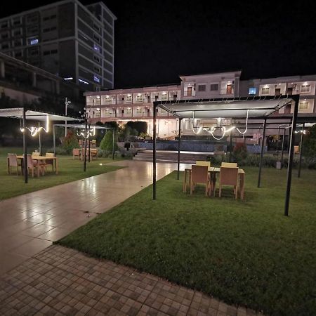 Naka Hotel Kupang Kupang  Kültér fotó