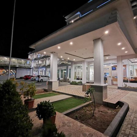Naka Hotel Kupang Kupang  Kültér fotó