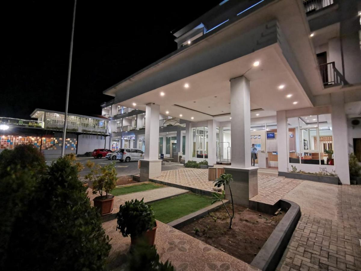 Naka Hotel Kupang Kupang  Kültér fotó