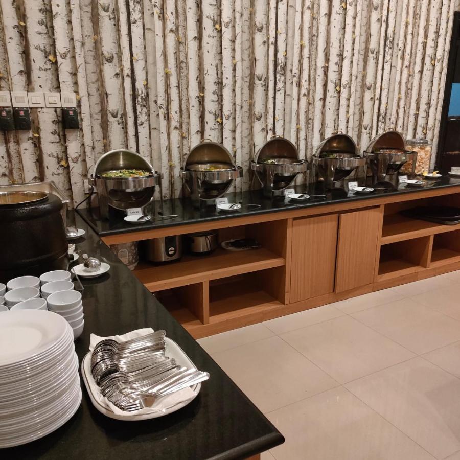 Naka Hotel Kupang Kupang  Kültér fotó