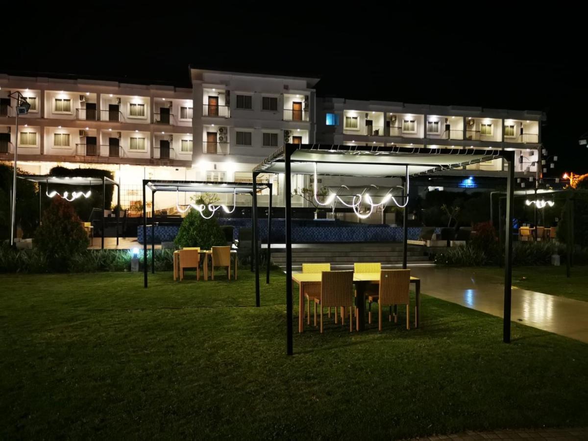 Naka Hotel Kupang Kupang  Kültér fotó