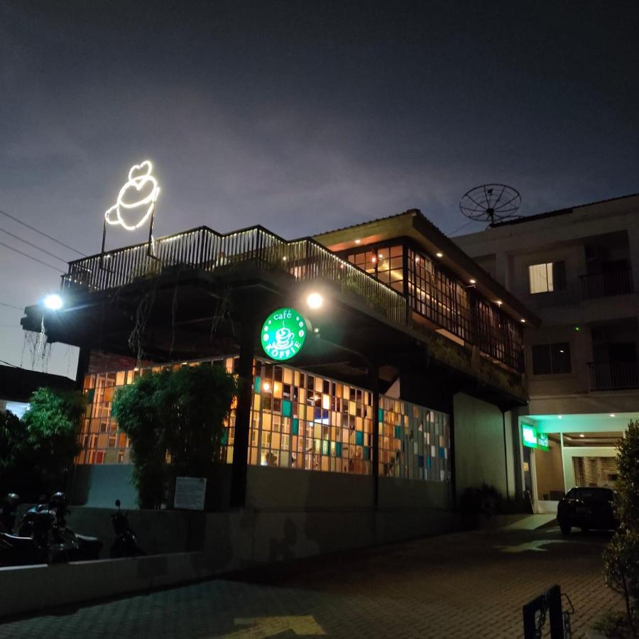 Naka Hotel Kupang Kupang  Kültér fotó