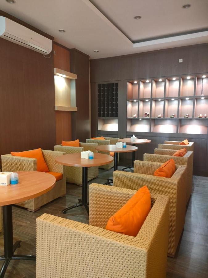 Naka Hotel Kupang Kupang  Kültér fotó