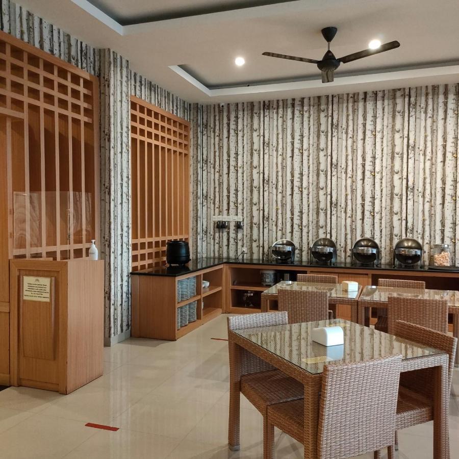 Naka Hotel Kupang Kupang  Kültér fotó