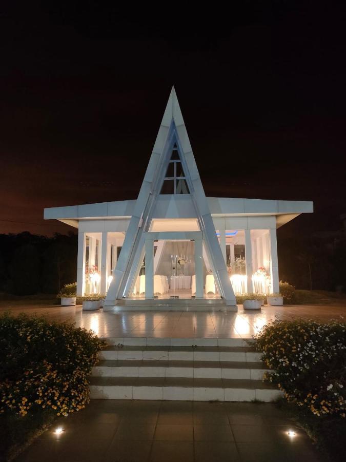 Naka Hotel Kupang Kupang  Kültér fotó