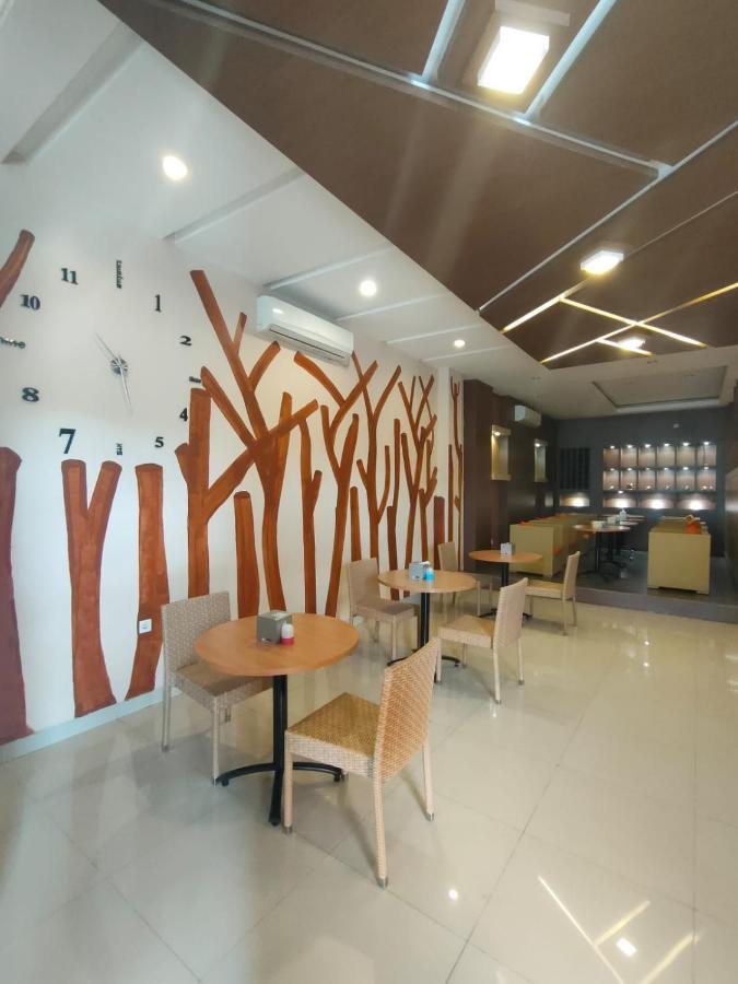 Naka Hotel Kupang Kupang  Kültér fotó