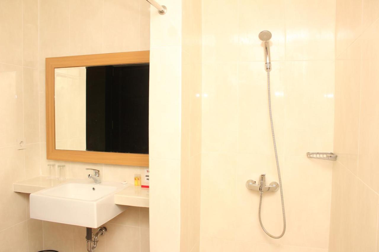 Naka Hotel Kupang Kupang  Kültér fotó